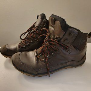 VivoBarefoot Tracker II FG Hiking Boots, Womens size 10 - Only worn twice!